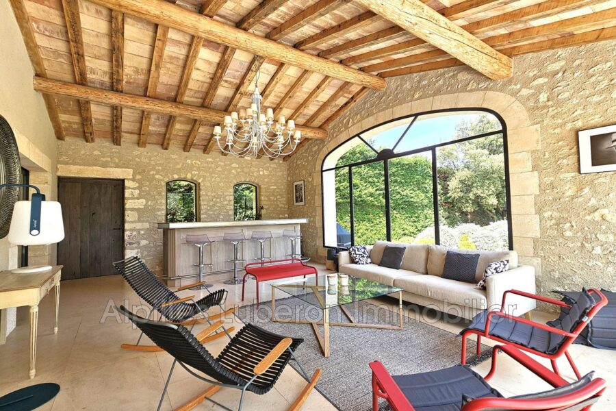 Maison à louer à Eygalières