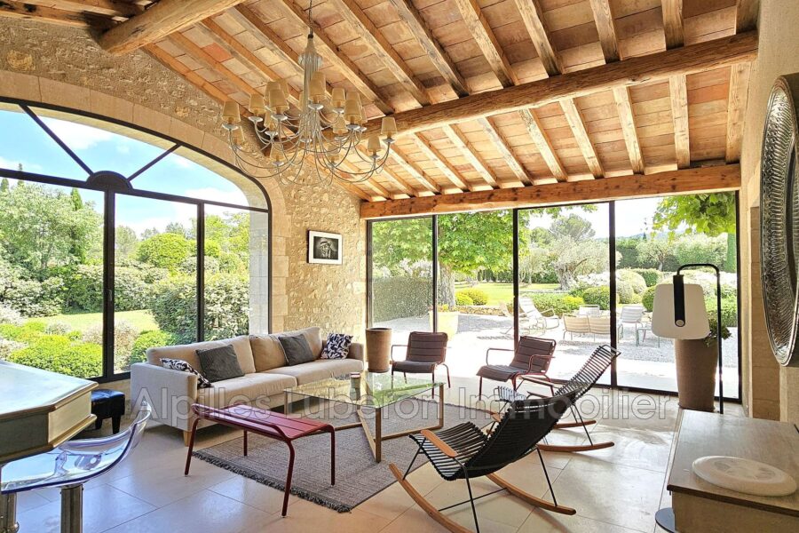 Maison à louer à Eygalières