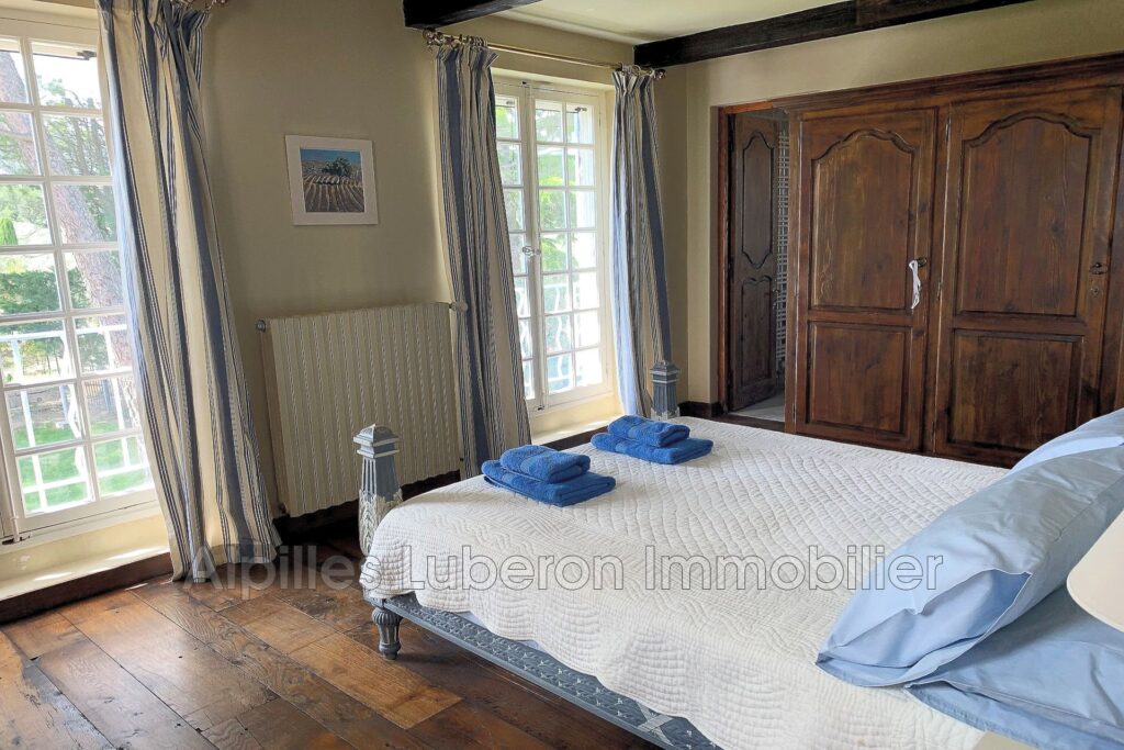 location mas 7 Pièce(s) – 7 pièces – 5 chambres – 300.00 m²