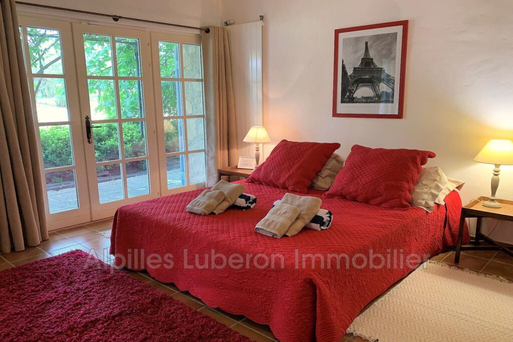 location mas 7 Pièce(s) – 7 pièces – 5 chambres – 300.00 m²