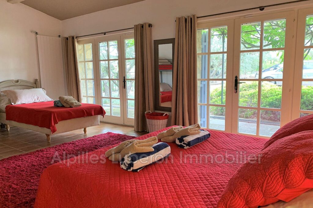 location mas 7 Pièce(s) – 7 pièces – 5 chambres – 300.00 m²