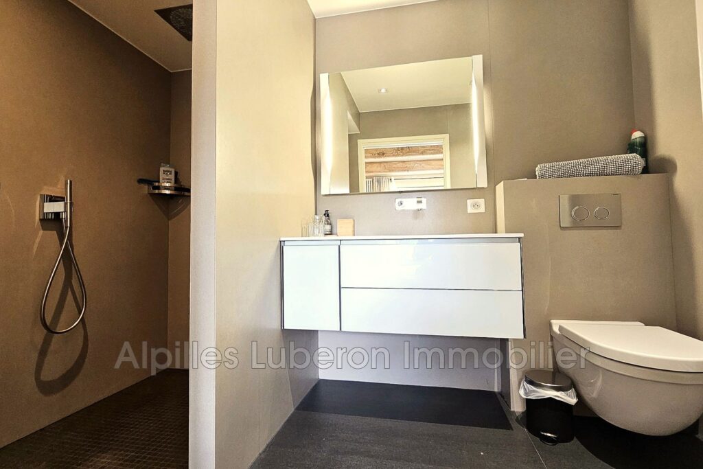 location mas 8 Pièce(s) – 8 pièces – 6 chambres – 430.00 m²