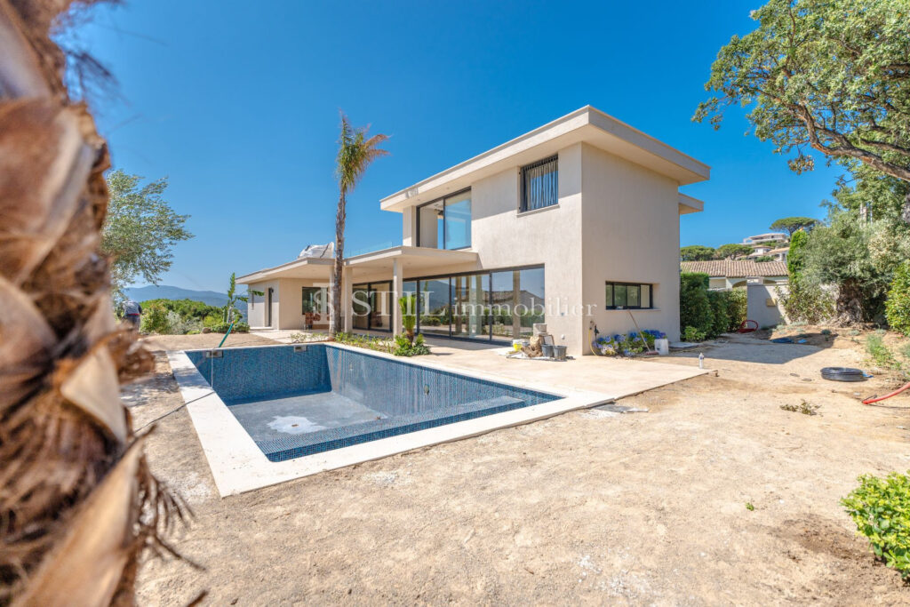 vente villa 6 Pièce(s) – 6 pièces – 5 chambres – 350.00 m²