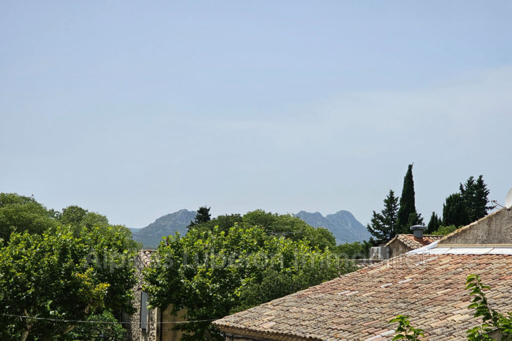 vente maison de village 11 Pièce(s) – 11 pièces – 6 chambres – 225.00 m²