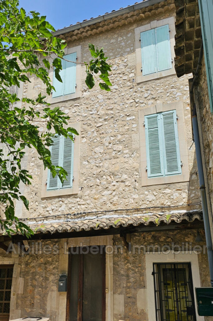 vente maison de village 11 Pièce(s) – 11 pièces – 6 chambres – 225.00 m²