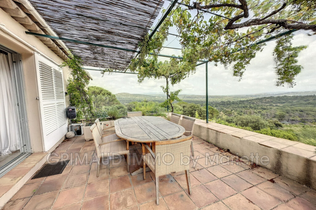 belle proprieté au calme avec vue mer, unique en son genre – 13 pièces – 10 chambres – 450.00 m²