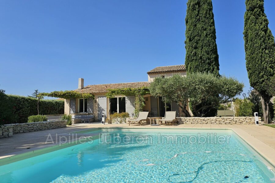 Maison à louer à Eygalières