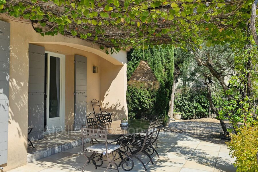 Maison à louer à Eygalières
