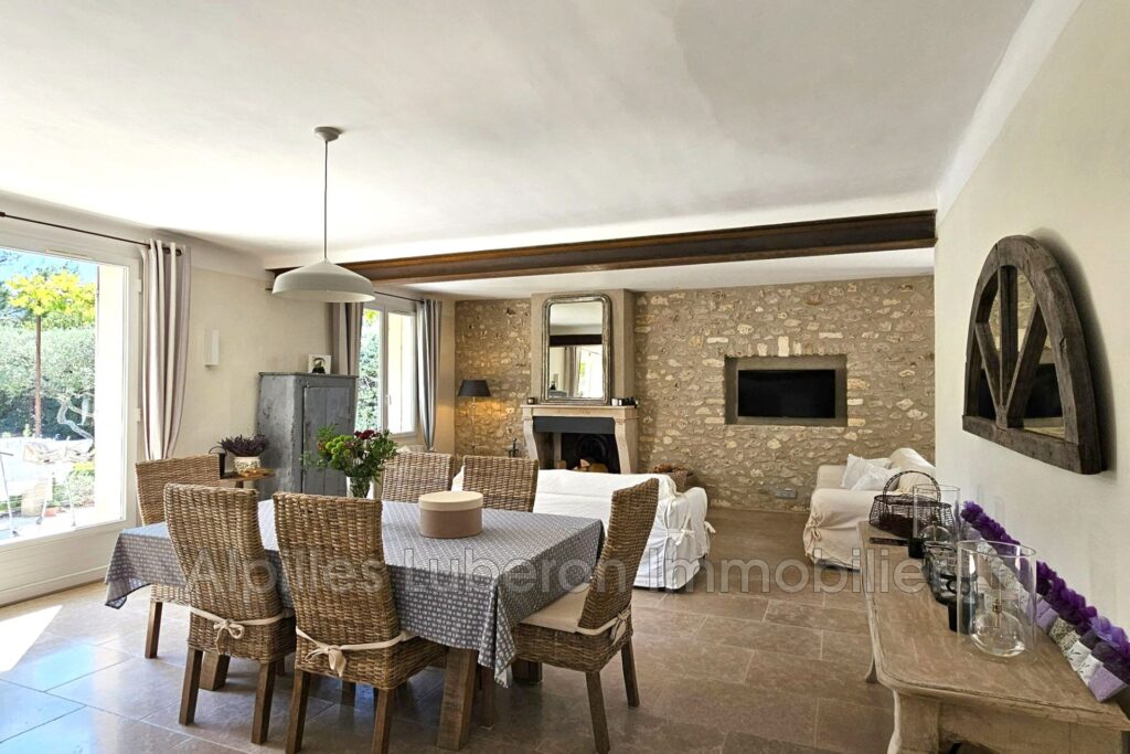 location maison de village 5 Pièce(s) – 5 pièces – 4 chambres – 150.00 m²