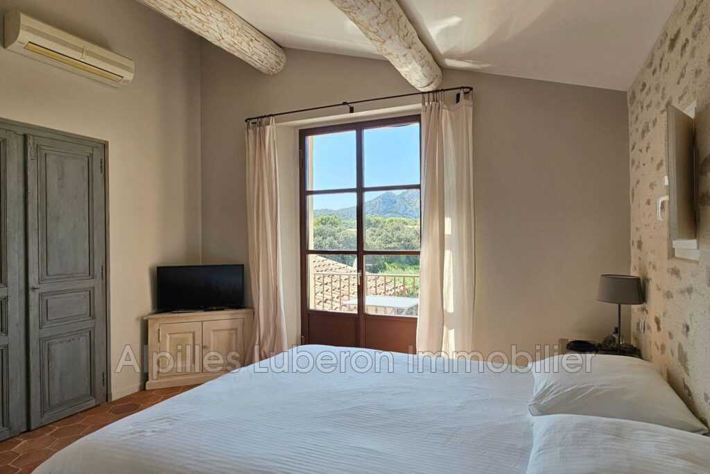 location maison de village 5 Pièce(s) – 5 pièces – 4 chambres – 150.00 m²