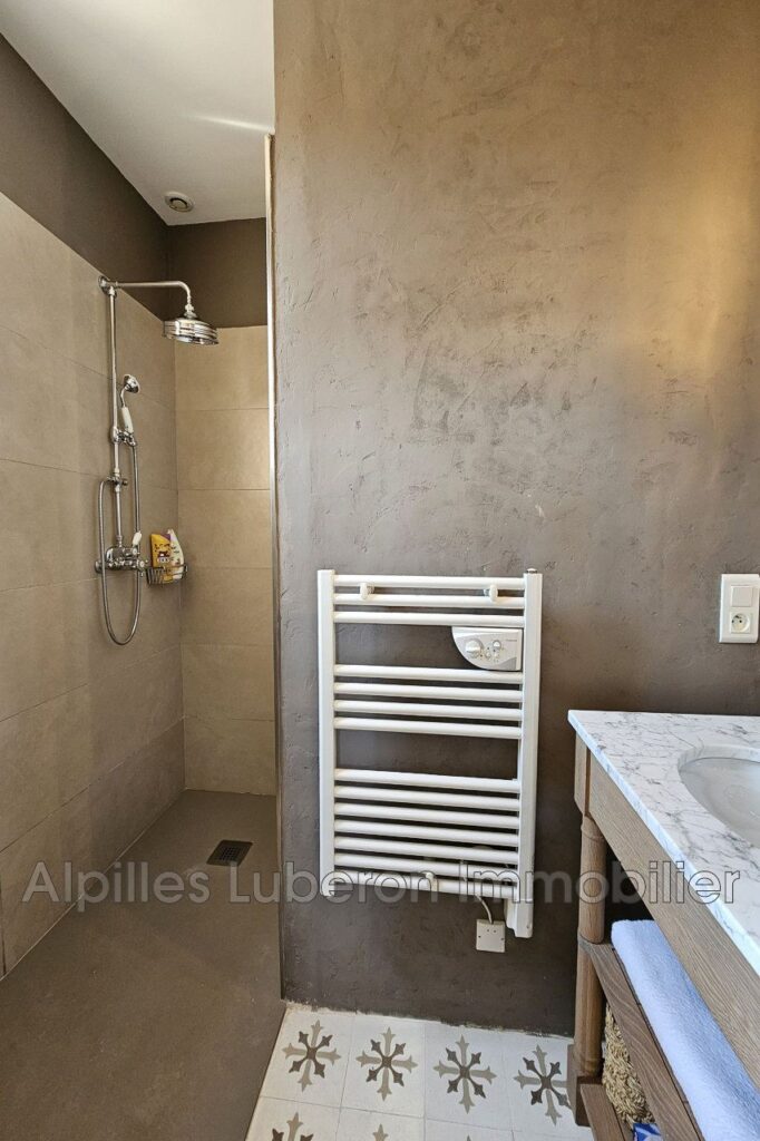 location maison de village 5 Pièce(s) – 5 pièces – 4 chambres – 150.00 m²