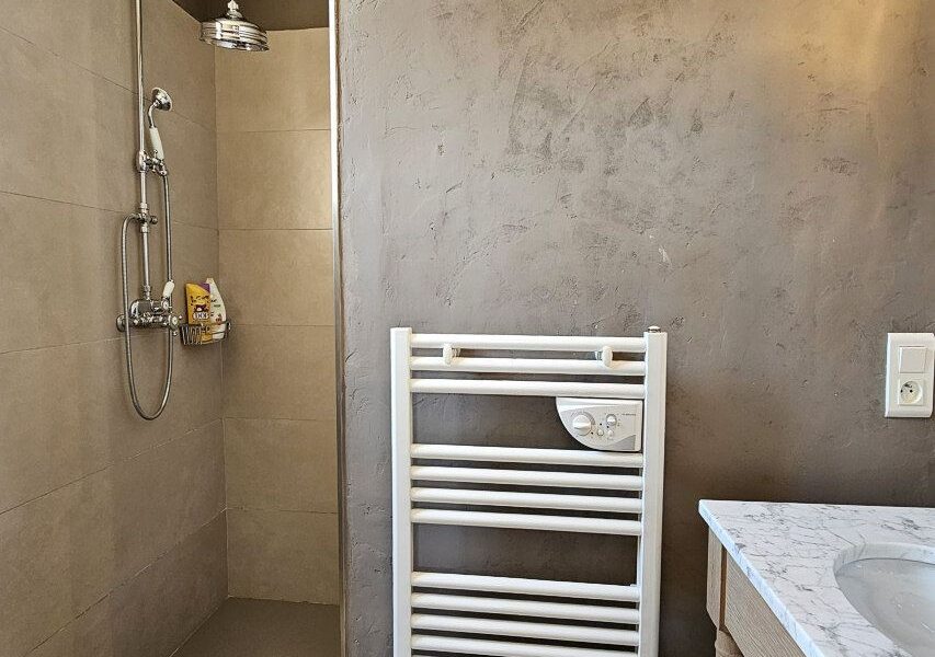 Maison à louer à Eygalières