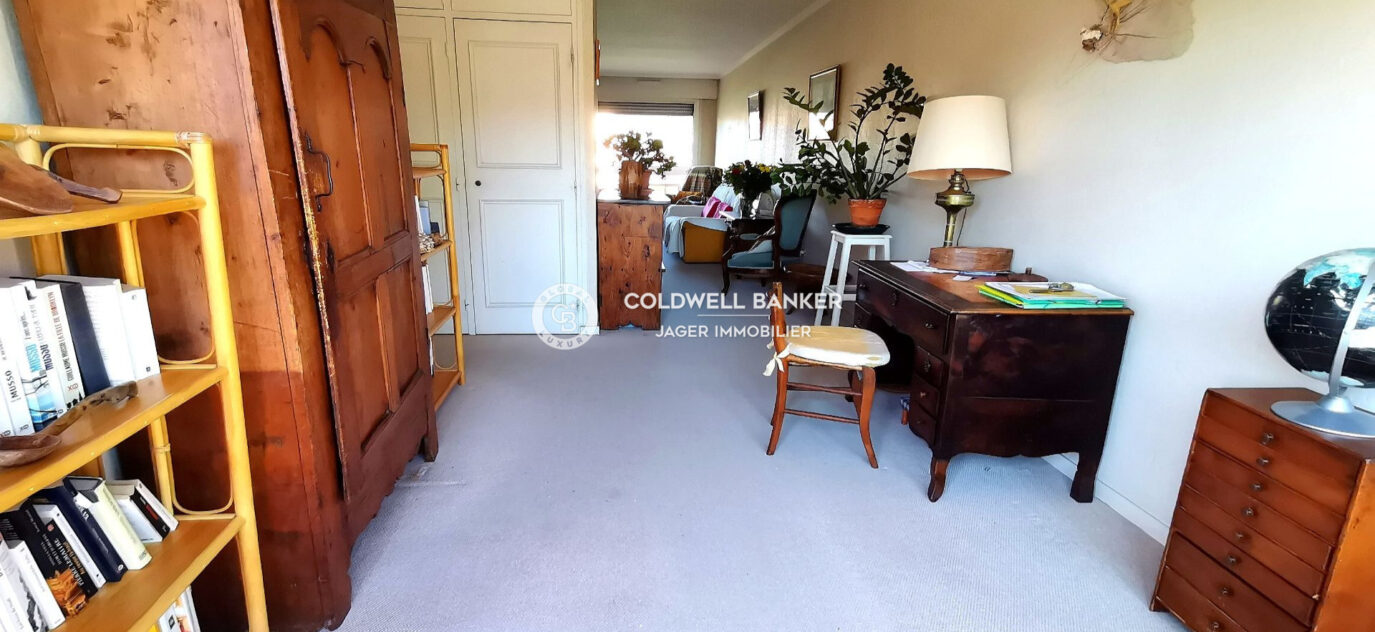 Centre-ville Sainte-Maxime – Appartement 3/4 pièces proche des – 3 pièces – 2 chambres – 83.98 m²