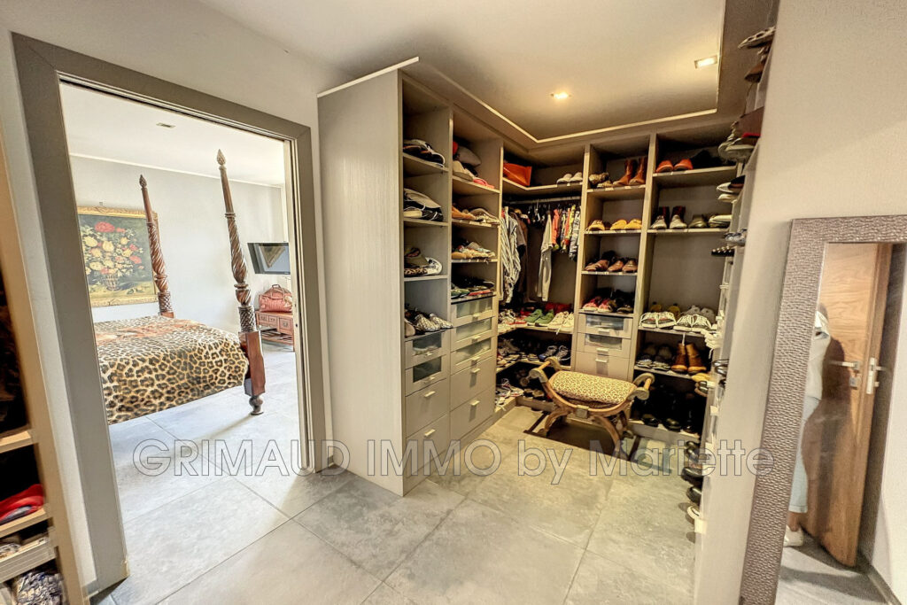 belle villa dans les vignes et sa piscine – 4 pièces – 3 chambres – 154.00 m²