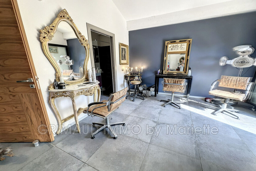 belle villa dans les vignes et sa piscine – 4 pièces – 3 chambres – 154.00 m²