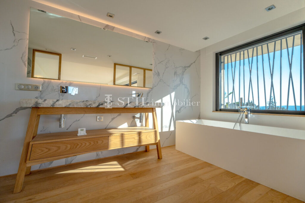 vente villa 6 Pièce(s) – 6 pièces – 5 chambres – 350.00 m²