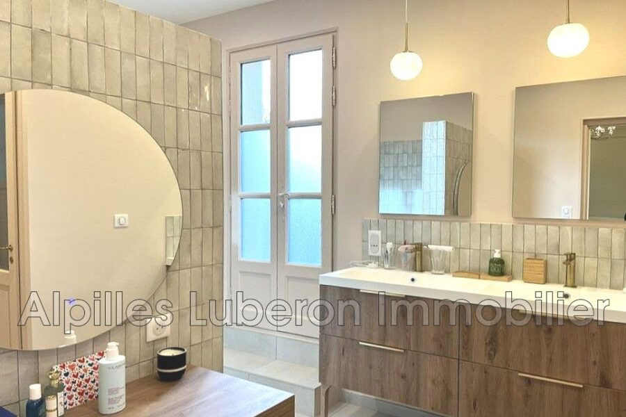 Maison à louer à Eygalières