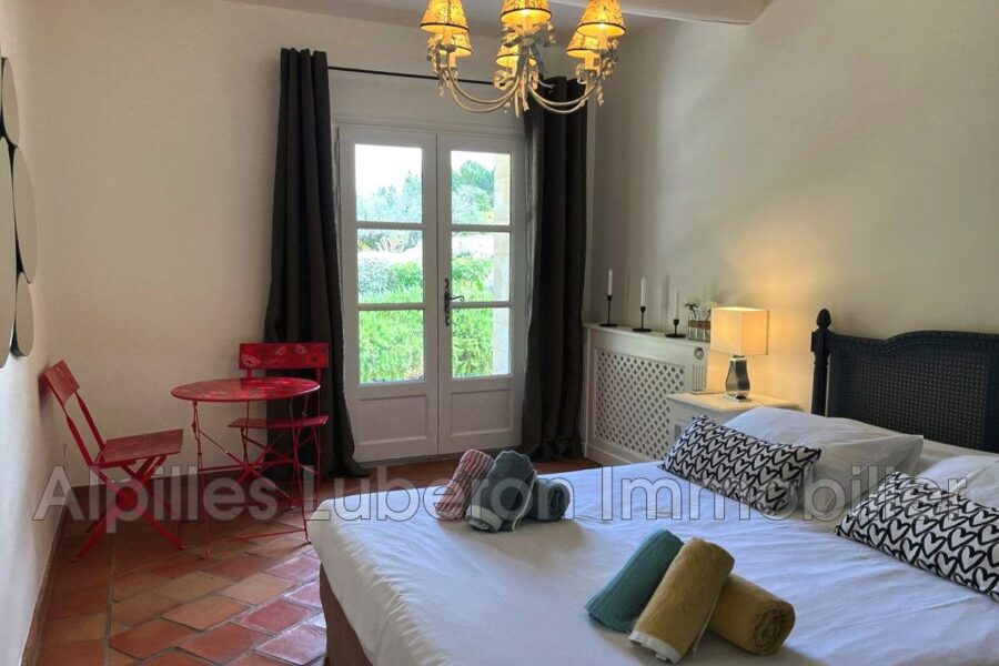 Maison à louer à Eygalières
