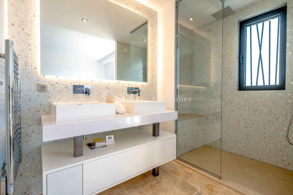 vente villa 6 Pièce(s) – 6 pièces – 5 chambres – 350.00 m²