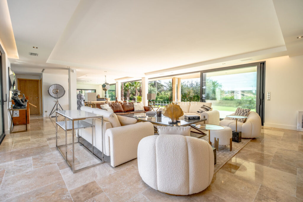 vente villa 6 Pièce(s) – 6 pièces – 5 chambres – 350.00 m²