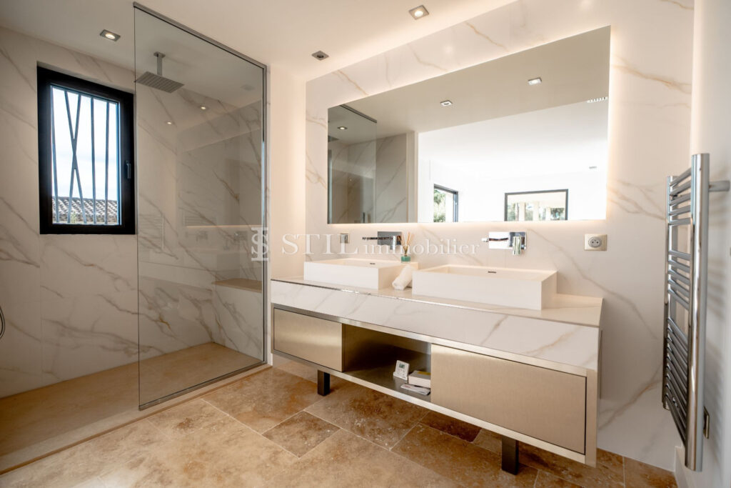 vente villa 6 Pièce(s) – 6 pièces – 5 chambres – 350.00 m²