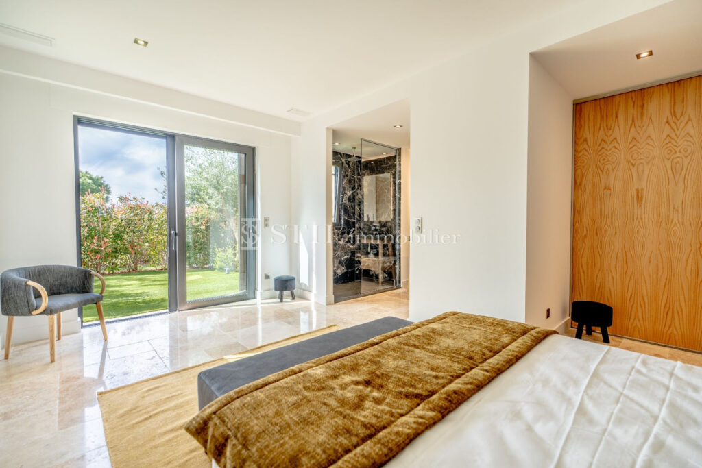 vente villa 6 Pièce(s) – 6 pièces – 5 chambres – 350.00 m²