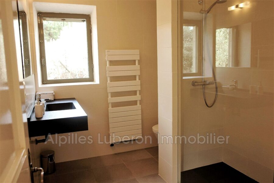 Maison à louer à Eygalières
