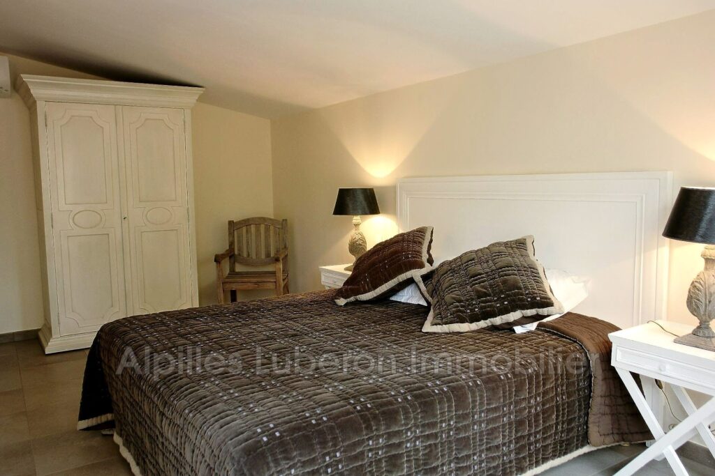 location propriété 10 Pièce(s) – 10 pièces – 7 chambres – 320.00 m²