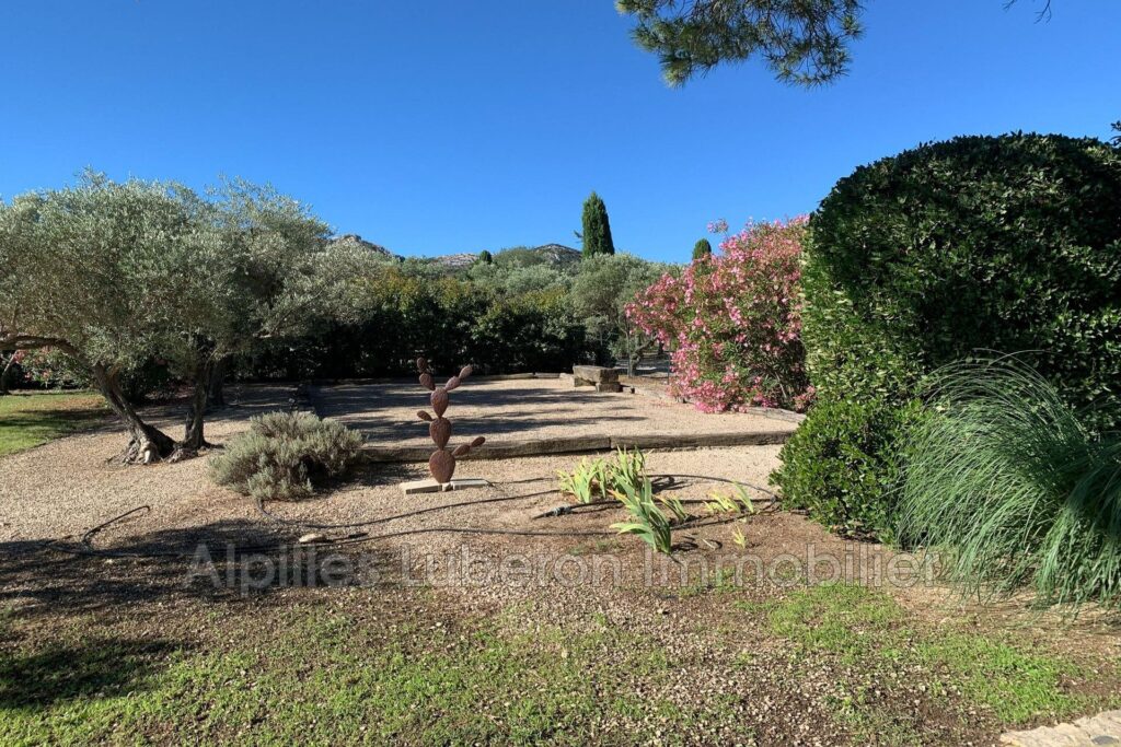 location mas 7 Pièce(s) – 7 pièces – 5 chambres – 300.00 m²