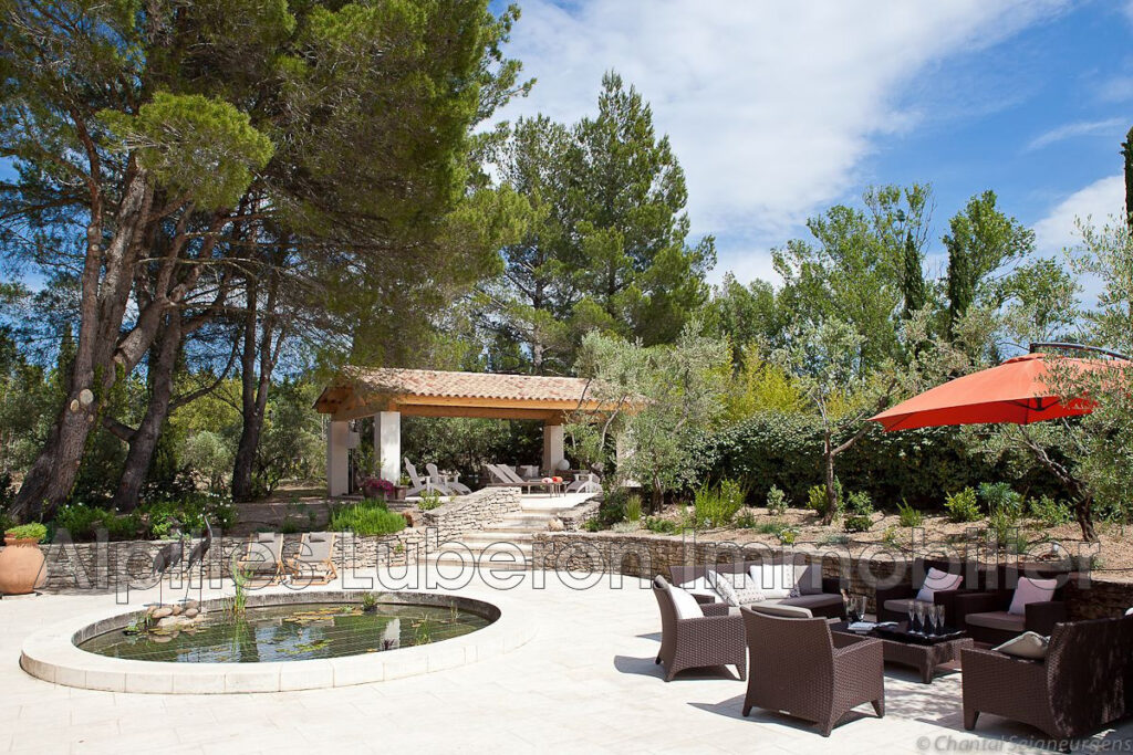 location propriété 10 Pièce(s) – 10 pièces – 7 chambres – 320.00 m²