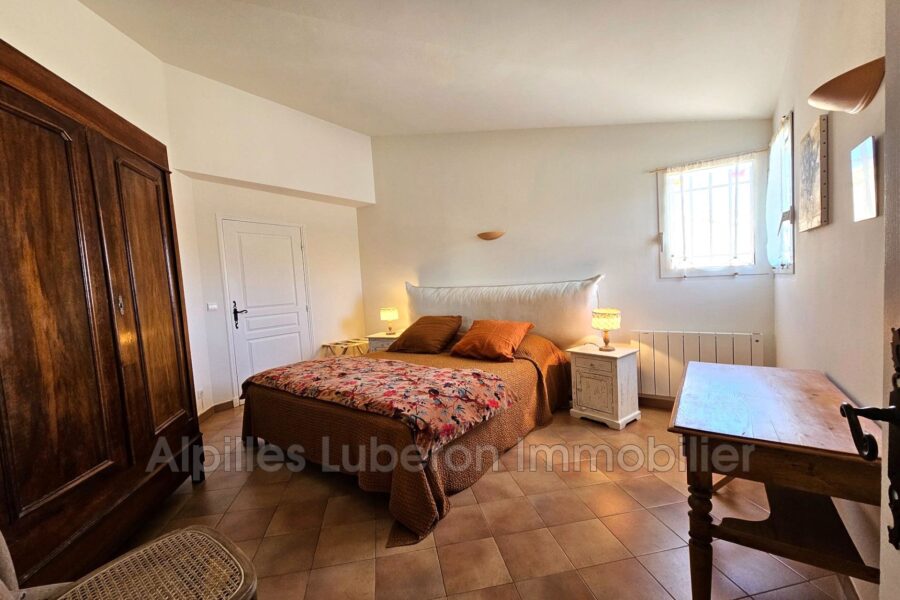 Maison à louer à Eygalières