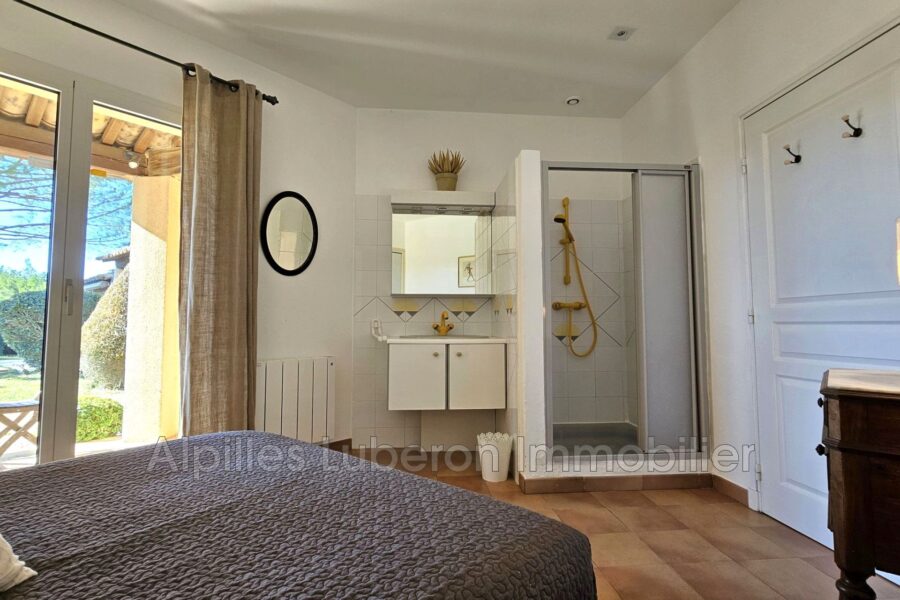 Maison à louer à Eygalières
