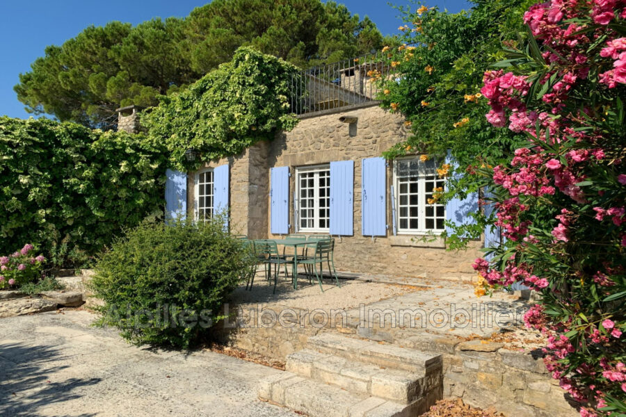 Maison à louer à Eygalières