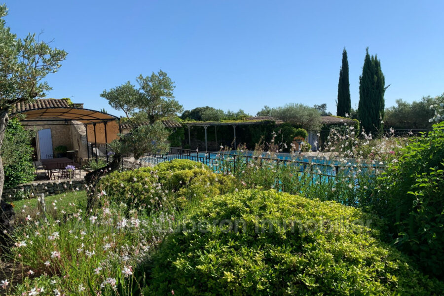 Maison à louer à Eygalières