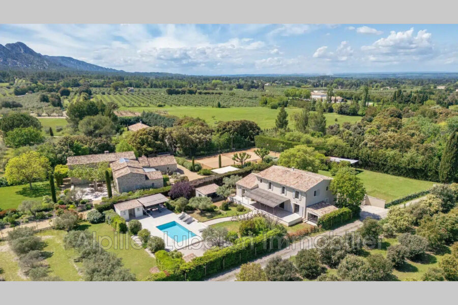 Maison à louer à Eygalières — Vue montagne — photo 1