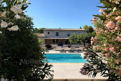 Maison à louer à Eygalières