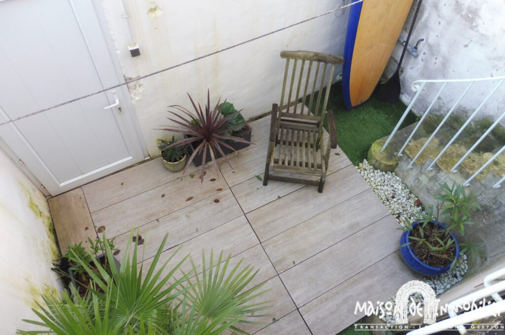 MAISON BOURGEOISE FACE MER – 10 pièces – 6 chambres – 161 m²