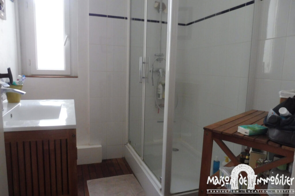 MAISON BOURGEOISE FACE MER – 10 pièces – 6 chambres – 161 m²