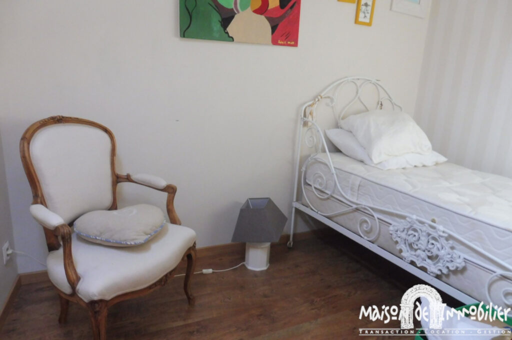 MAISON BOURGEOISE FACE MER – 10 pièces – 6 chambres – 161 m²