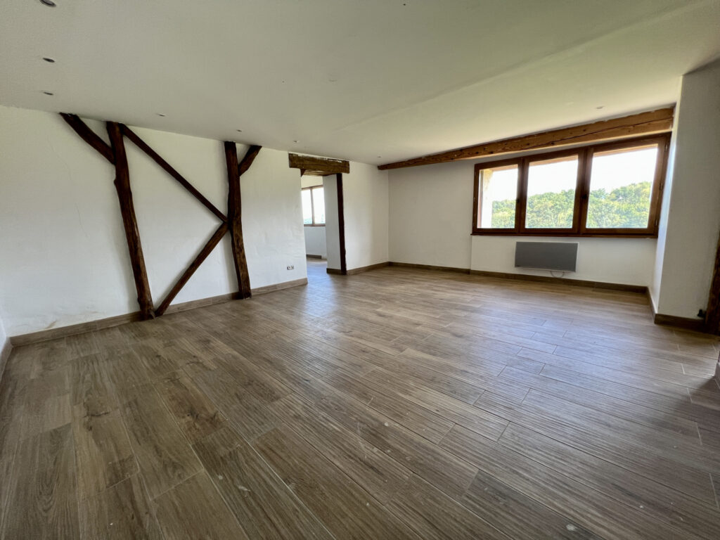 Vue panoramique, sans voisins, 4 chambres, 200m2 – 8 pièces – 3 chambres – 201 m²