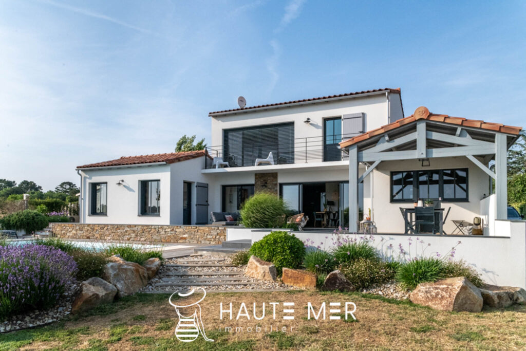 AVOCETTE – Contemporaine lovée dans la nature – 5 pièces – 4 chambres – 161 m²