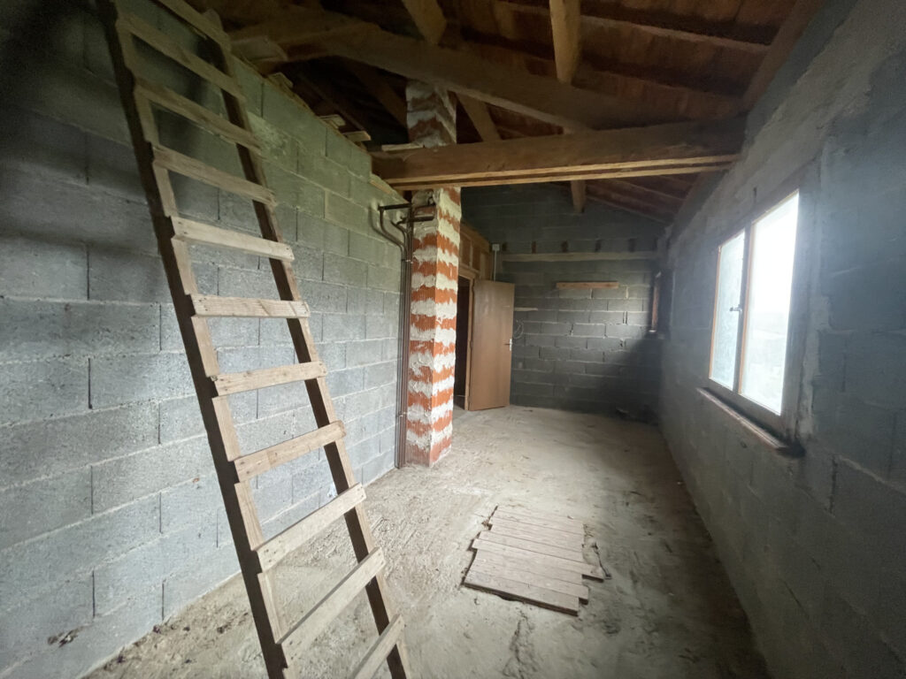 Maison à rénover en camapgne avec dépendance – 5 pièces – 4 chambres – 120 m²