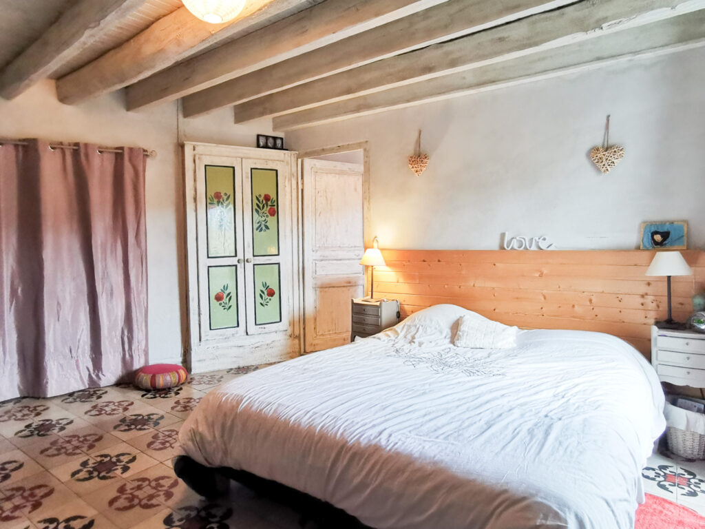 Maison de village de 104m2 avec terrasse – 5 pièces – 3 chambres – 104 m²