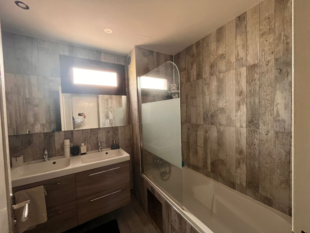 HYPER CENTRE LA TRINITE, 4 pièces d’angle, 77m2, 2 balcons,  – 4 pièces – 3 chambres – 77 m²