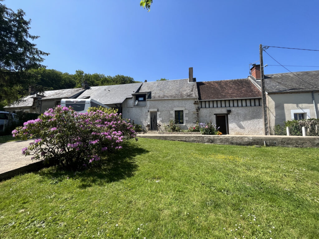 MAISON A LA CAMPAGNE AVEC PISCINE  – 4 pièces – 2 chambres – 121 m²
