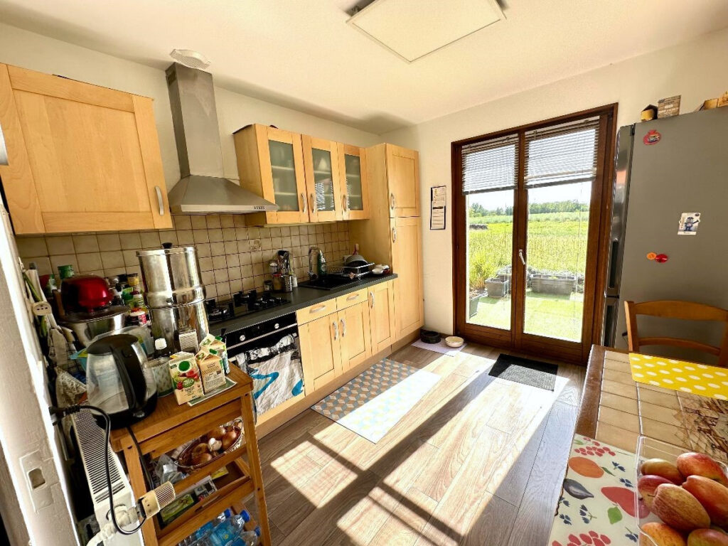 RARE MAISON IND de PLAIN PIED 90 M2  en IMPASSE et SUPERBE   – 5 pièces – 3 chambres – 89 m²