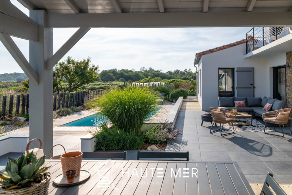 AVOCETTE – Contemporaine lovée dans la nature – 5 pièces – 4 chambres – 161 m²