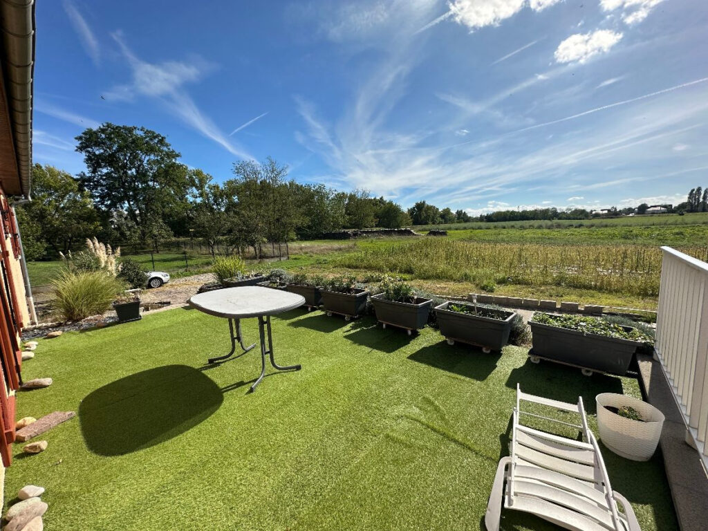 RARE MAISON IND de PLAIN PIED 90 M2  en IMPASSE et SUPERBE   – 5 pièces – 3 chambres – 89 m²