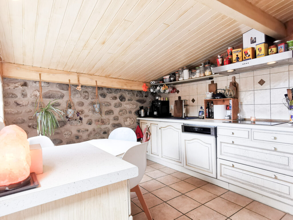 Maison de village de 104m2 avec terrasse – 5 pièces – 3 chambres – 104 m²