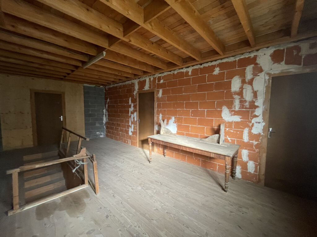 Maison à rénover en camapgne avec dépendance – 5 pièces – 4 chambres – 120 m²